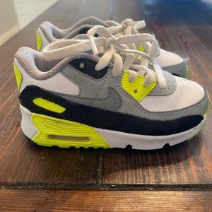 Nike Toddler Air Max 90 shoe